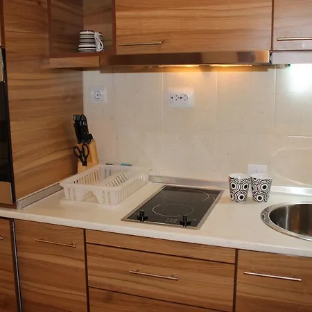 Daire Pm Services Semiramida