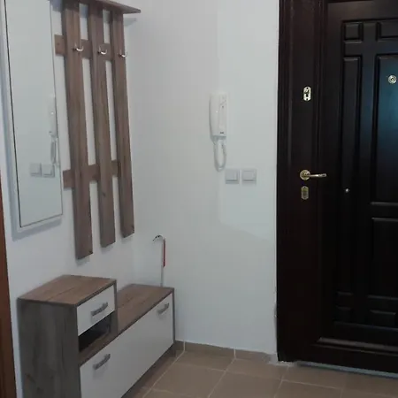 Daire Pm Services Semiramida *